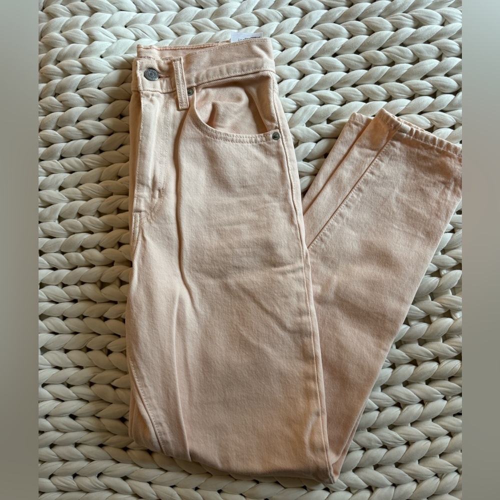 Light pink vintage Levi high rise denim | 24